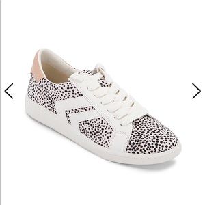 Dolce Vita Neo Arrow Sneaker